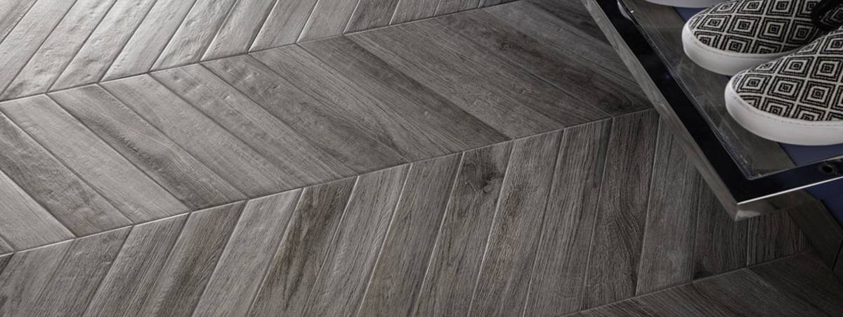The beautifully traditional Chevron shape springs back to life thanks to Ceramica Rondine